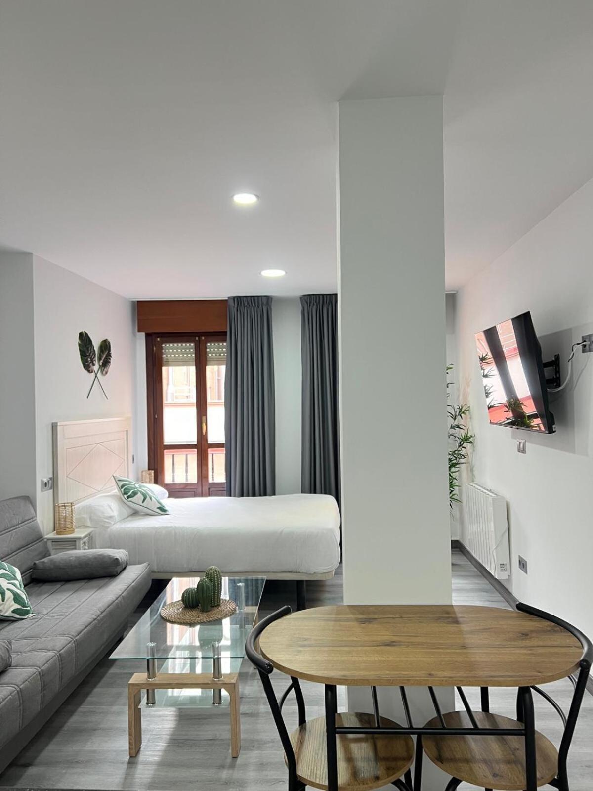 Rosal Central Studios Oviedo Exterior photo